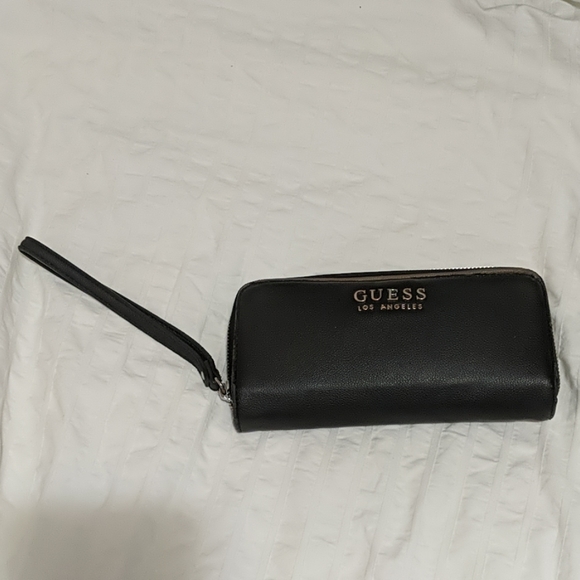 Black and Tan Guess Los Angeles Clutch - Picture 1 of 6
